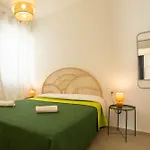 Aura Apartment *