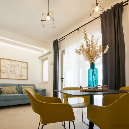 Aura Apartment *